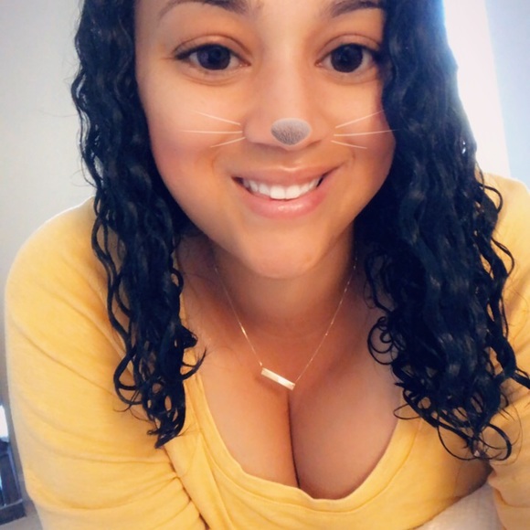 Meet your Posher, Brittany - Picture 2 of 3